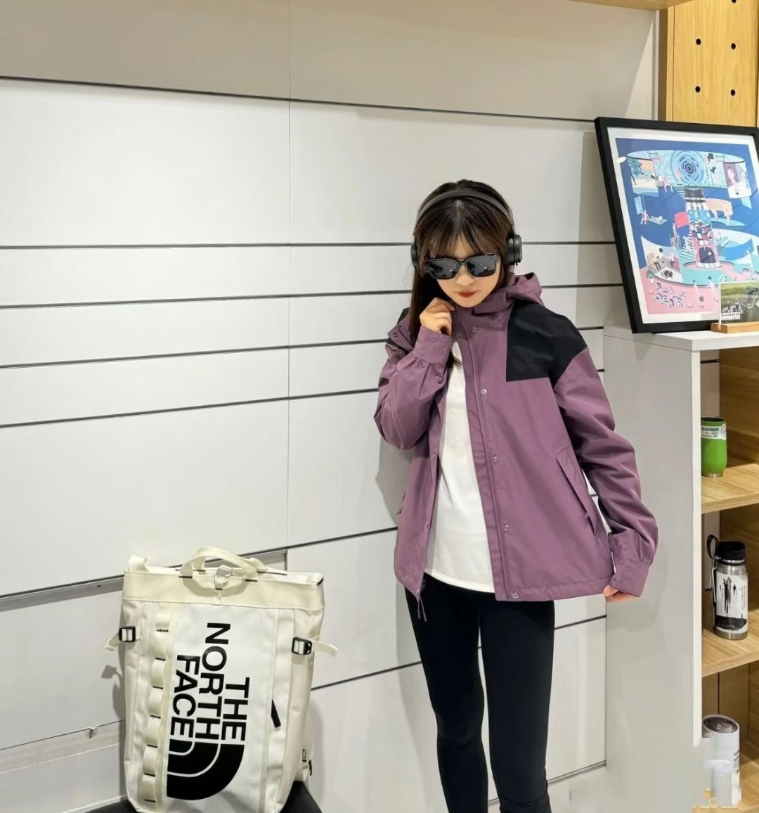 女士春季新款精品高货连帽冲锋衣外套短款夹克拼色美式轻奢户外
