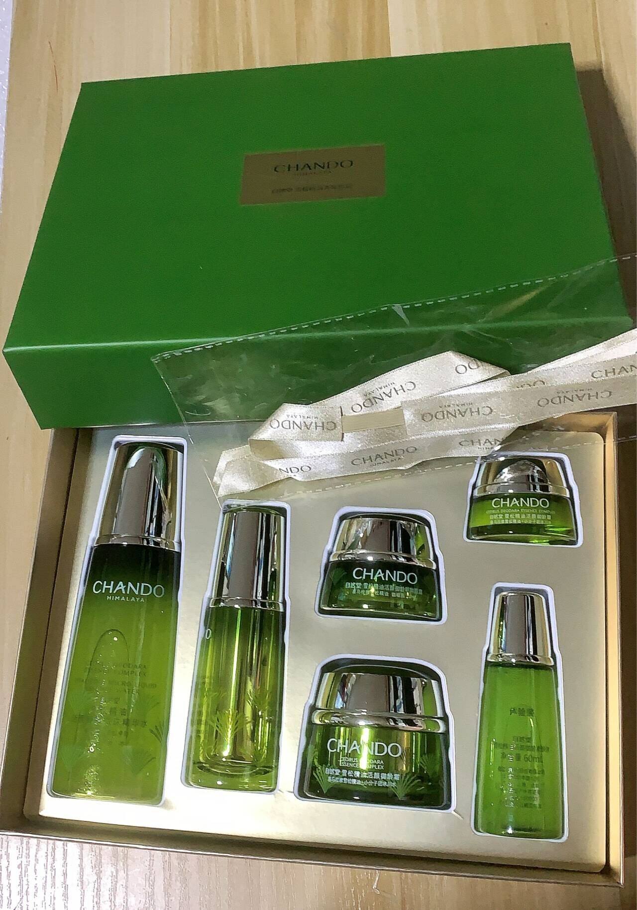 自然堂雪松精油活颜御龄奢宠礼盒套装小分子抗皱紧致补水保湿滋润,美容护肤/美体/精油,面部护理套装,淘宝优惠券,粉丝福利购,淘宝优惠卷