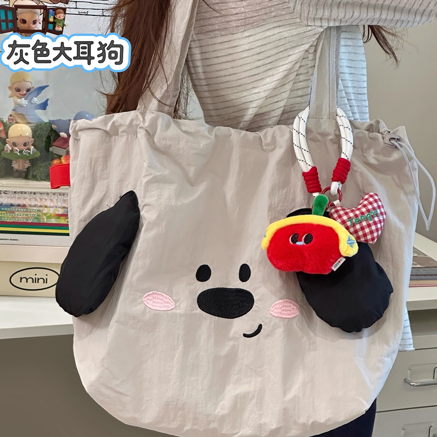 背上介只小狗单肩包!谁不夸可爱