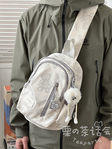 茶话会ins小熊胸包女 简约百搭休闲运动学生斜挎包男骑行单肩背包