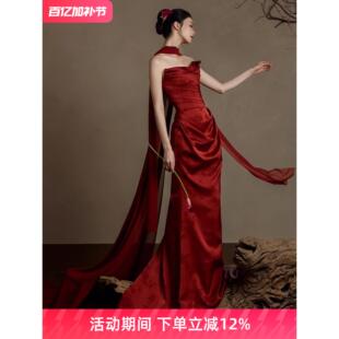 红色敬酒服新娘抹胸高级感宴会鱼尾订婚连衣裙新中式晨袍结婚礼服