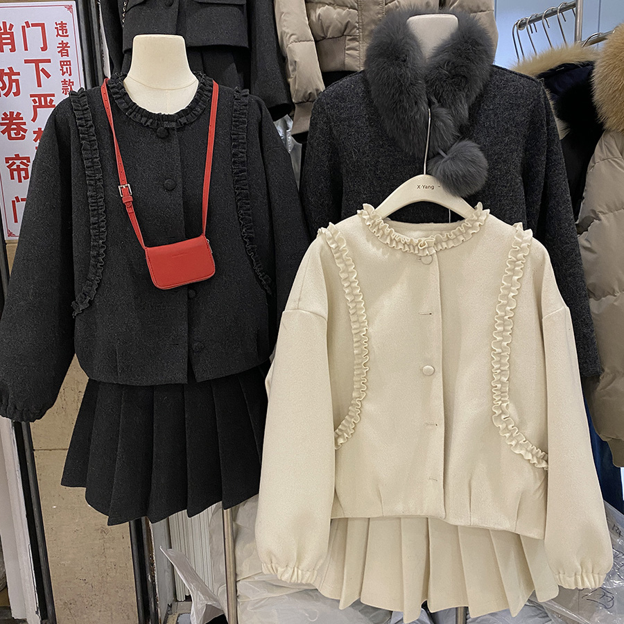 小香风白鸭绒外套百褶裙两件套