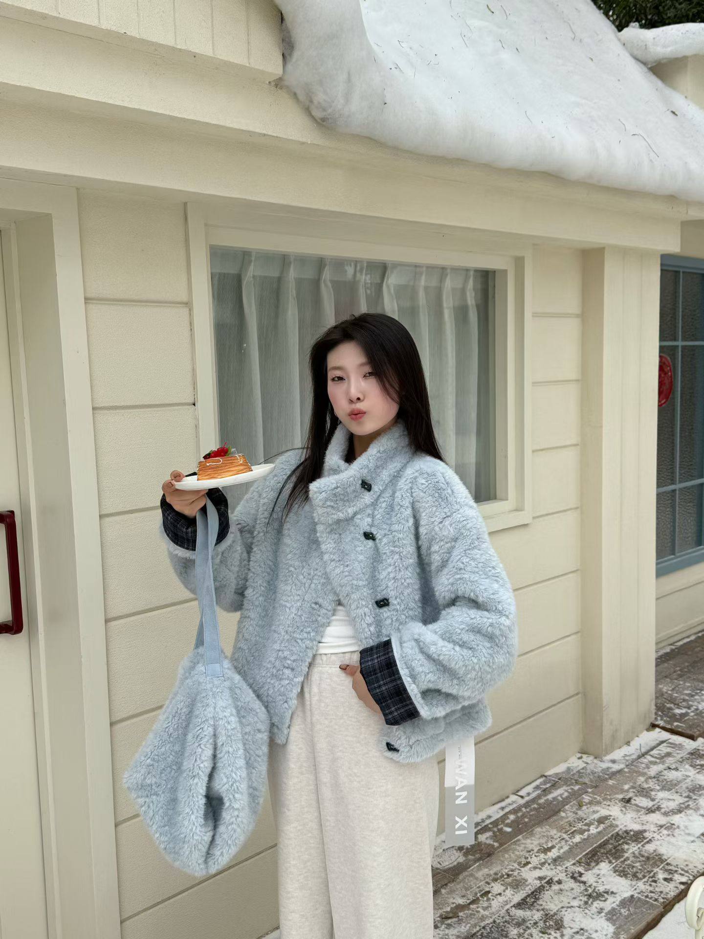 高级感立领羊羔毛外套女2025冬季新款配包包皮毛一体显白保暖大衣,女装/女士精品,毛呢外套,淘宝优惠券,粉丝福利购,淘宝优惠卷