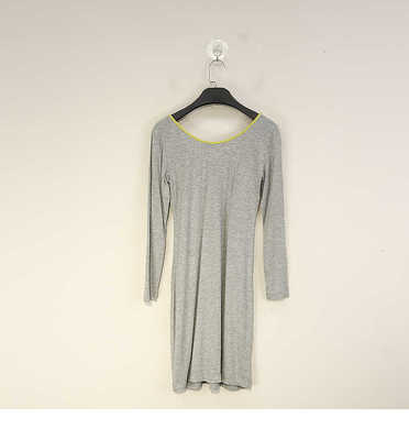 低圆领长袖舒适简约连衣裙