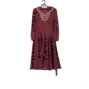 优雅丝绒蕾丝花V领气质连衣裙女601 新H莲系列 春秋款 撤柜品牌