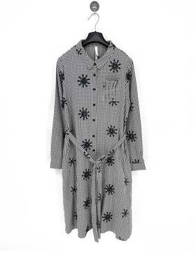 春秋款 撤柜品牌 维*Y 方格刺绣花衬衫连衣裙女10101