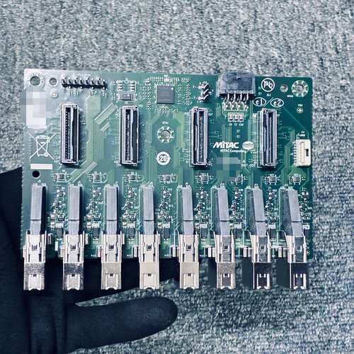 3个】全新TYAN e1.S 8盘MCIO 8X 5.0硬盘--议价商品