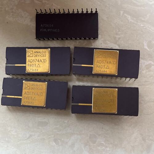 AD574AJD， 全新原装现货 4个 标价为单价--议价商品
