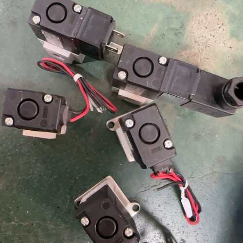 SMC电磁阀VT307-5G1-01数量3个--议价商品