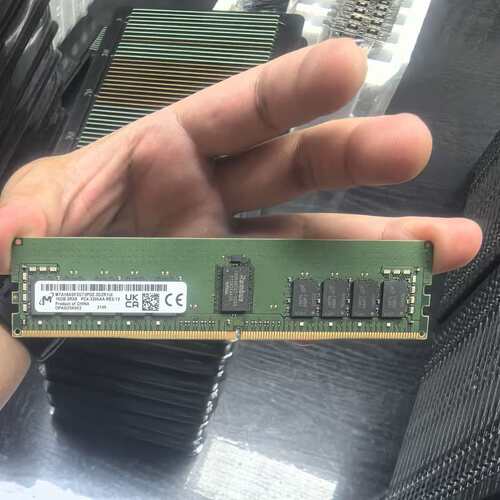 MT/镁光 MTA18ASF2G72PDZ-3G2 服务器内--议价商品