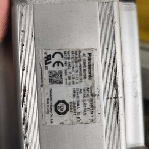 松下伺服电机MSMF082L1A2，拆机品，功能完好。外观成--议价商品