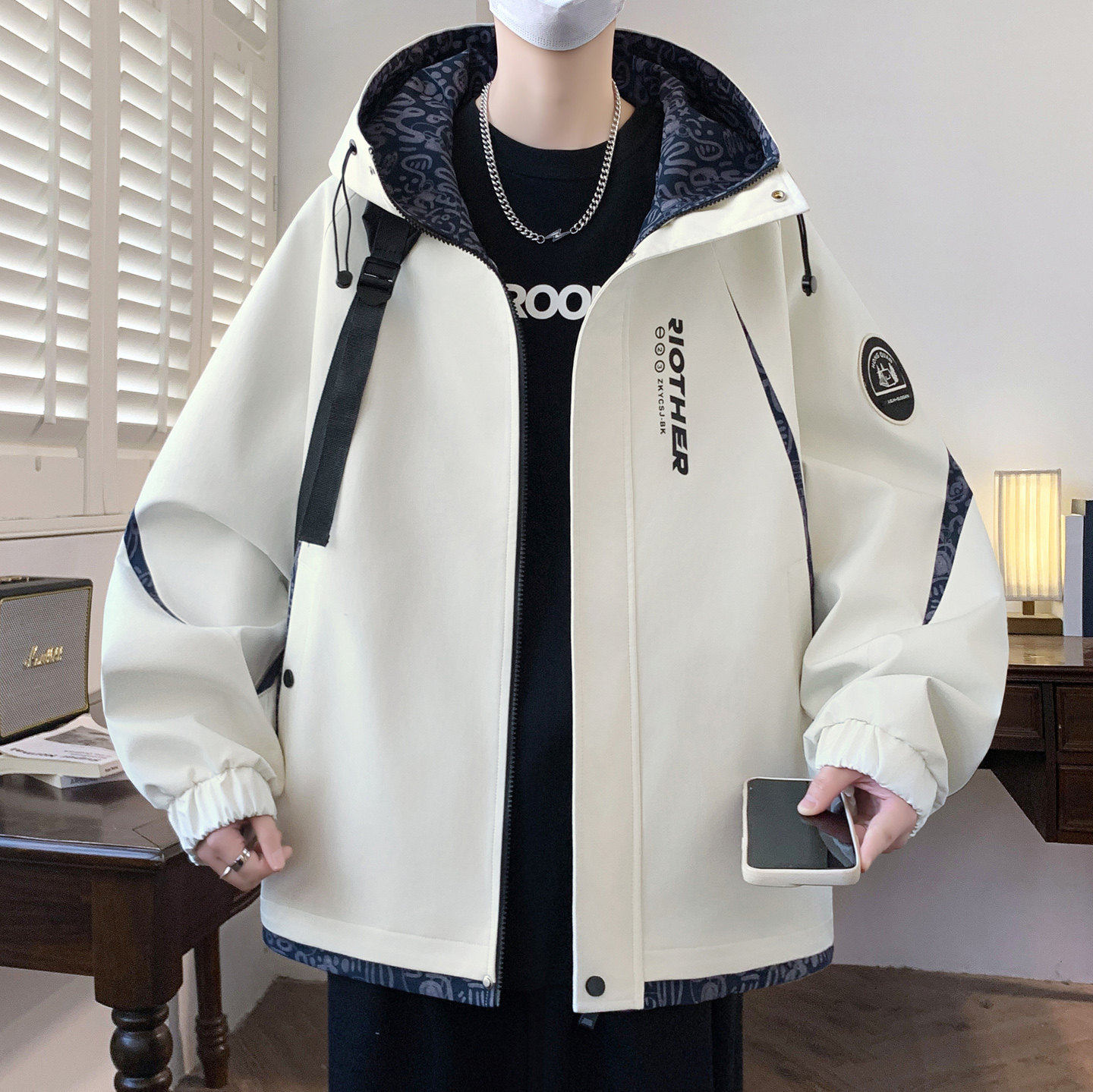 春秋季冲锋衣外套男初中高中学生潮牌帅气夹克青少年大童休闲褂子