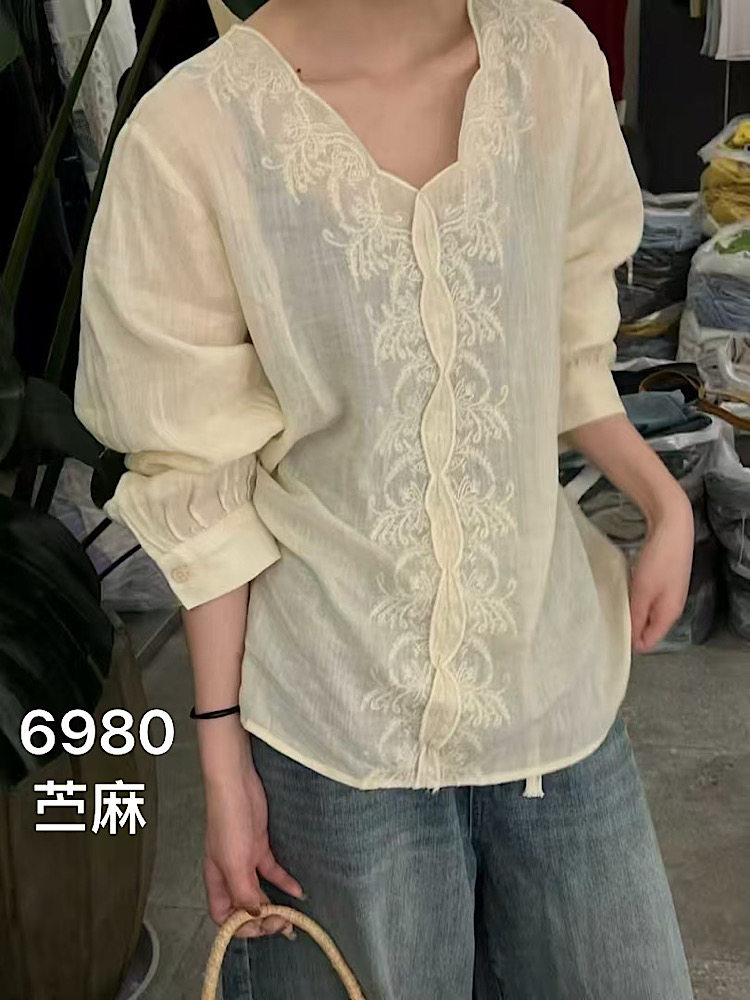 韩系高级纯苎麻长袖衬衫女宽松大码重工刺绣花边V领春季新款6980