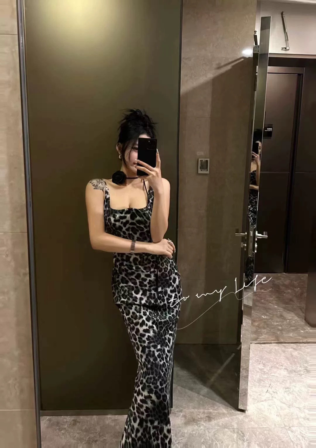 真丝豹纹吊带连衣裙女2024春夏新款修身显瘦内搭包臀长裙睡裙