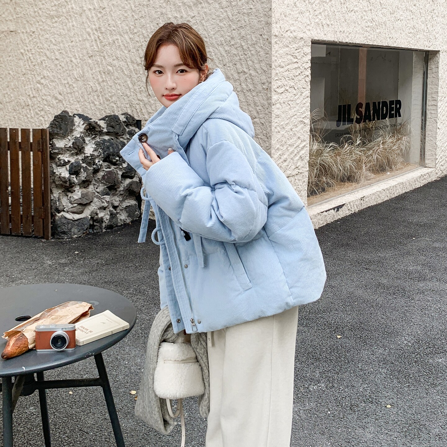 2025蓝呼呼流行牛角扣灯芯绒连帽女羽绒B127A-8019-P320K480,女装羽绒服,浙宝127A