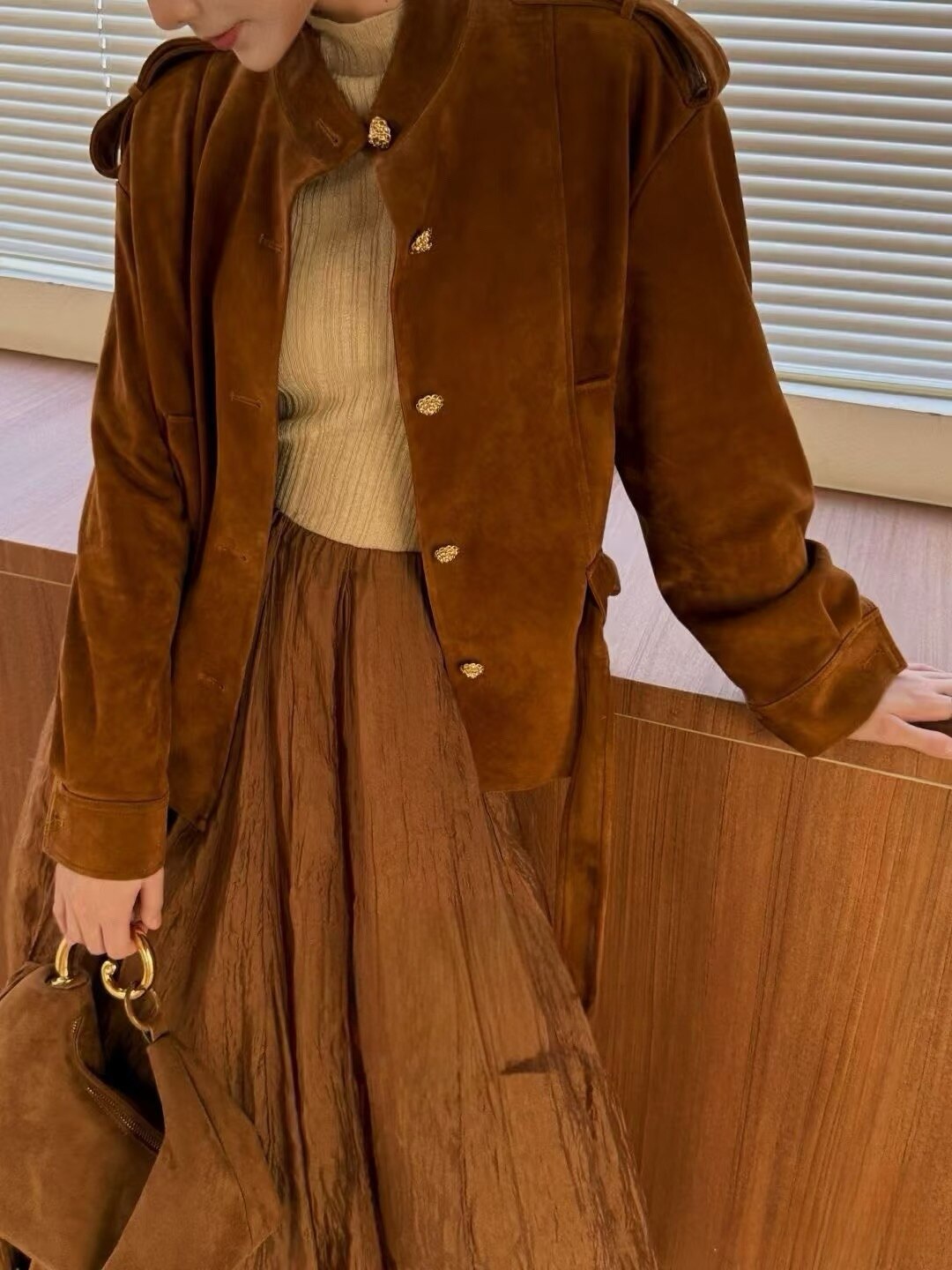 复古做旧羊皮绒短外套女秋季立领金扣腰带收腰工装风气质女士上衣