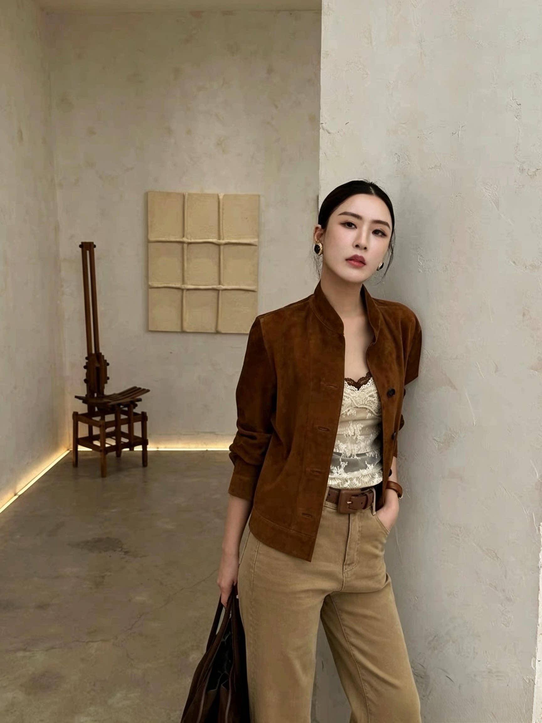 美拉德咖色立领羊皮绒外套女秋季复古简约短款通勤气质皮衣上衣