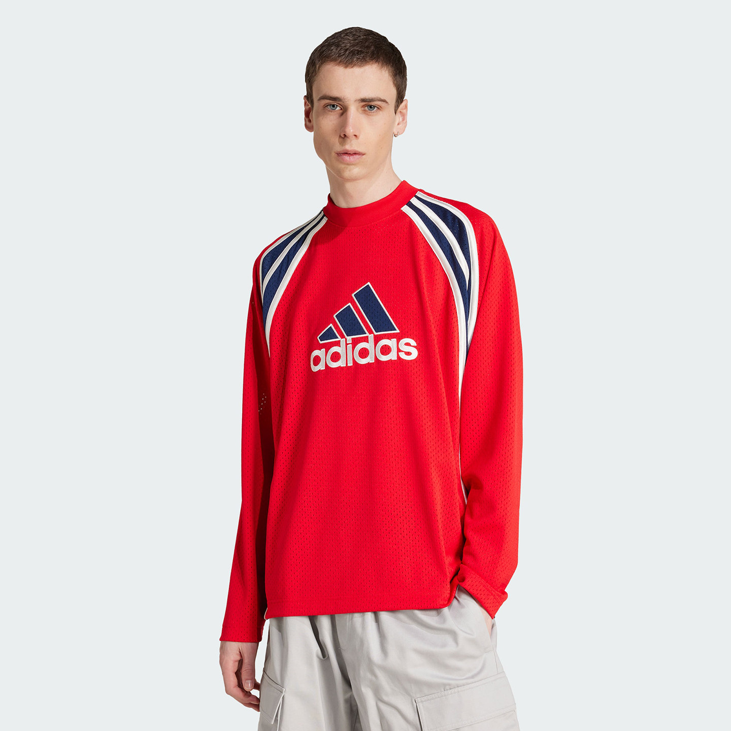 Adidas阿迪达斯WARM-UP TOP男子经典运动圆领长袖T恤 JD5376