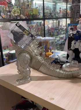 现货灰色哥斯拉伊藤洋华堂带卡透明限定太空戴魔凯撒基多拉东宝怪