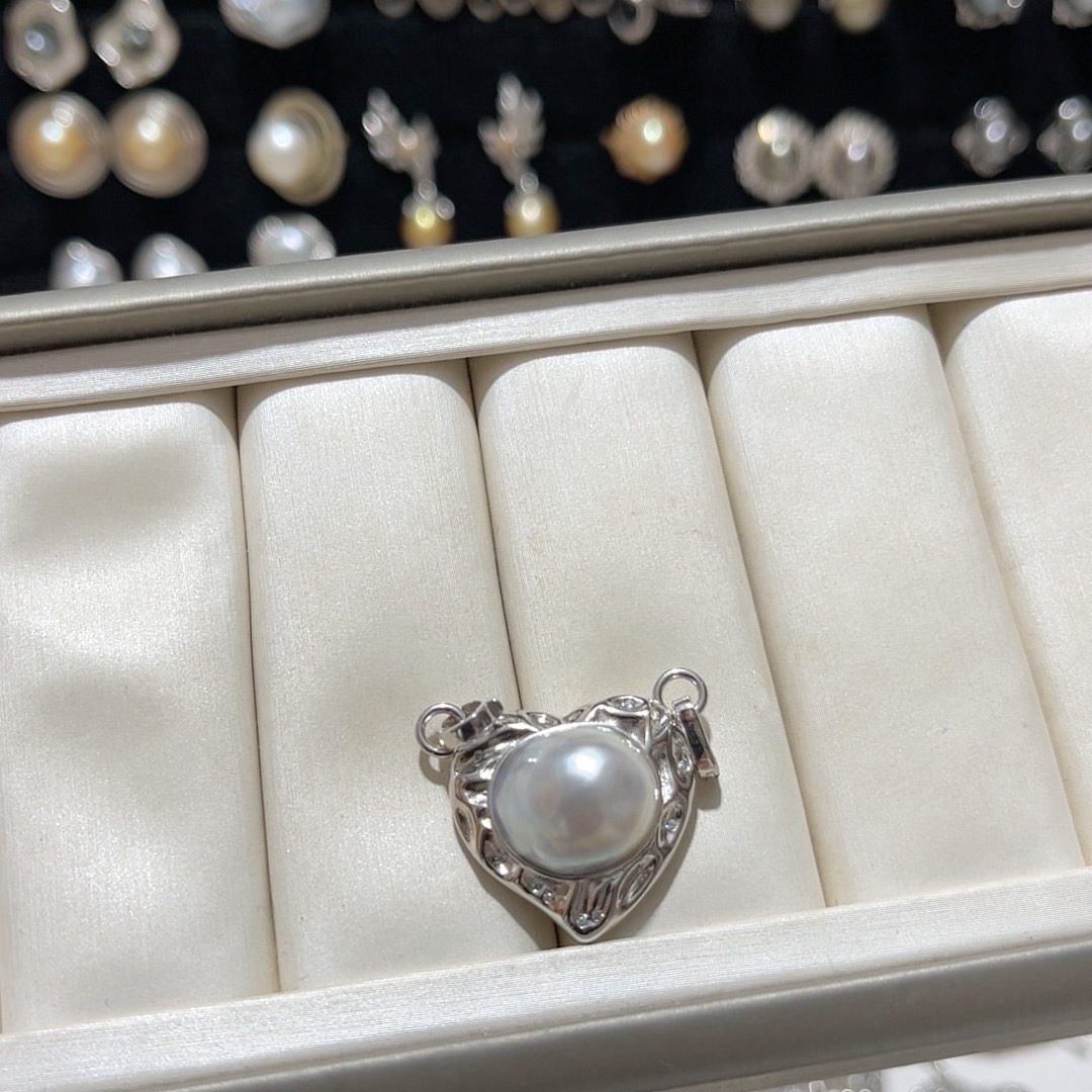 12.2-13.5mm银蓝澳白巴洛克爱心双扣包镶吊坠S925银包镶