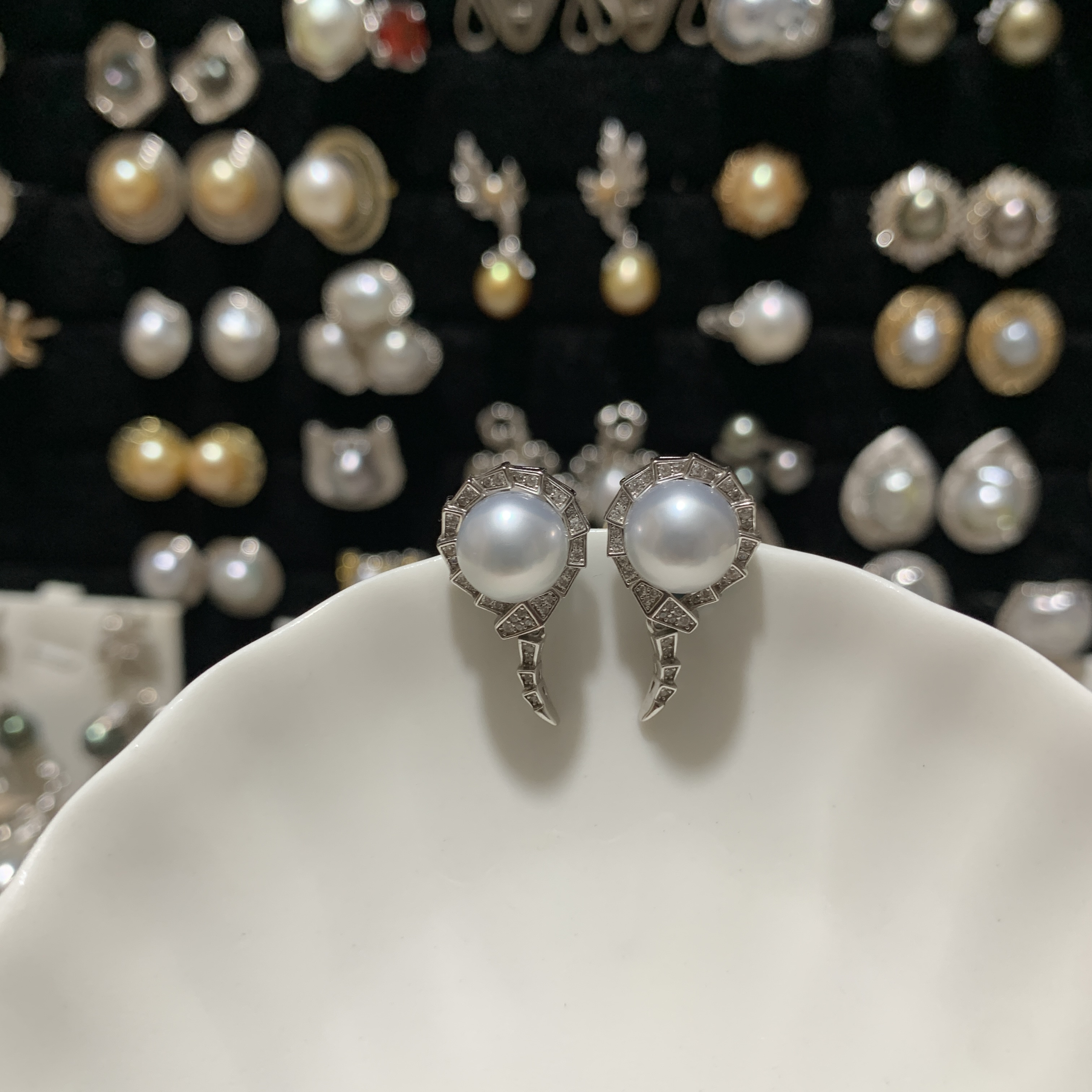 9mm天然海水银蓝澳白宝家菱格蛇耳钉S925银