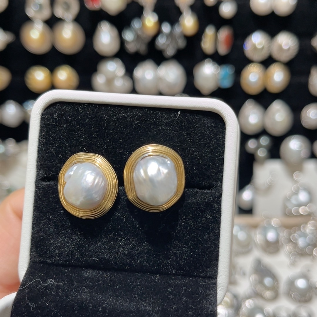 11mm+银冷光澳白巴洛克包镶耳钉S925银包镶