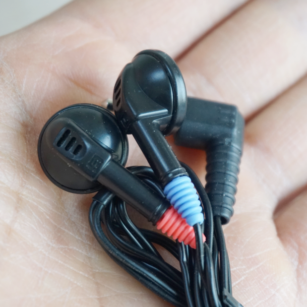 日本进口任天堂出品原装红蓝尾耳机平头塞一代经典模拟味重解析