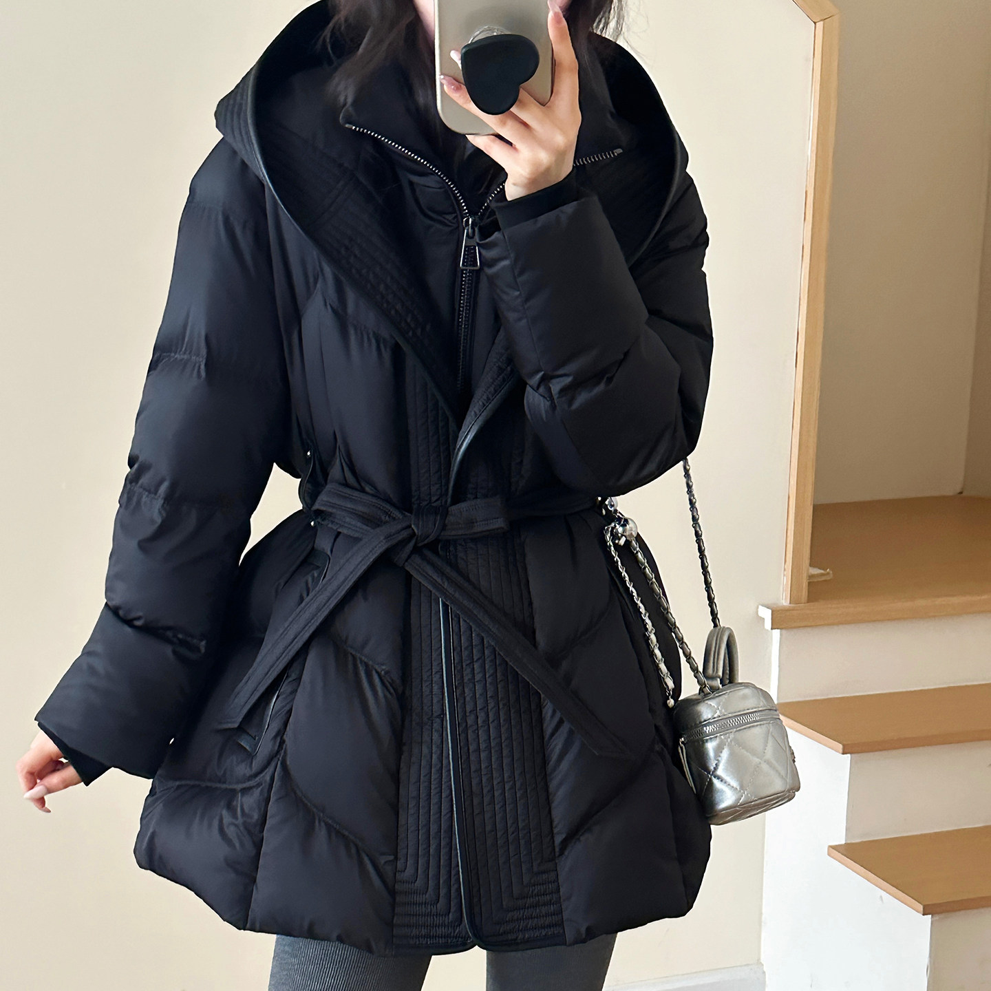 糖安妮【小蛮腰】黑色2025冬季新款连帽羽绒服女收腰显瘦百搭外套