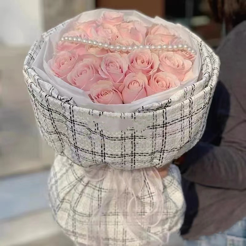 33朵戴安娜鲜花束北京门头沟房山通州顺义昌平同城配送闺蜜生日