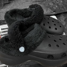 洞洞鞋棉内胆毛绒加绒适配crocs冬季卡骆驰软鞋套黑色云朵鞋带套