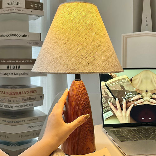 侘寂风床头灯胡桃木色中古风触摸智能语音声控台灯卧室复古怀旧