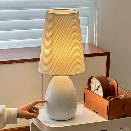 现代床头灯北欧触摸式卧室