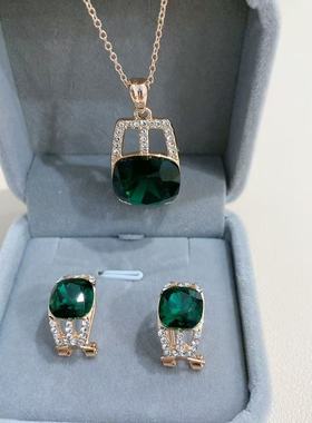 祖母绿项链女款2026新款爆款轻奢小众设计感锁骨链耳饰新疆