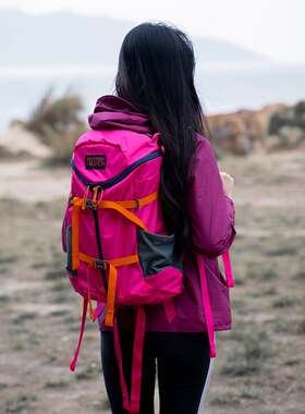 代购Mystery Ranch Gallagator 19L 20L荧光粉双肩背包旅行包轻便