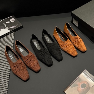 内增高方头深口单鞋女2025秋一脚蹬褶皱乐福鞋法式绒面时装女鞋潮