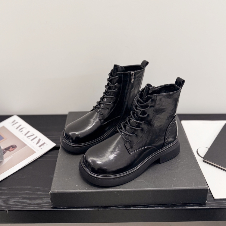 英伦风系带加绒马丁短靴