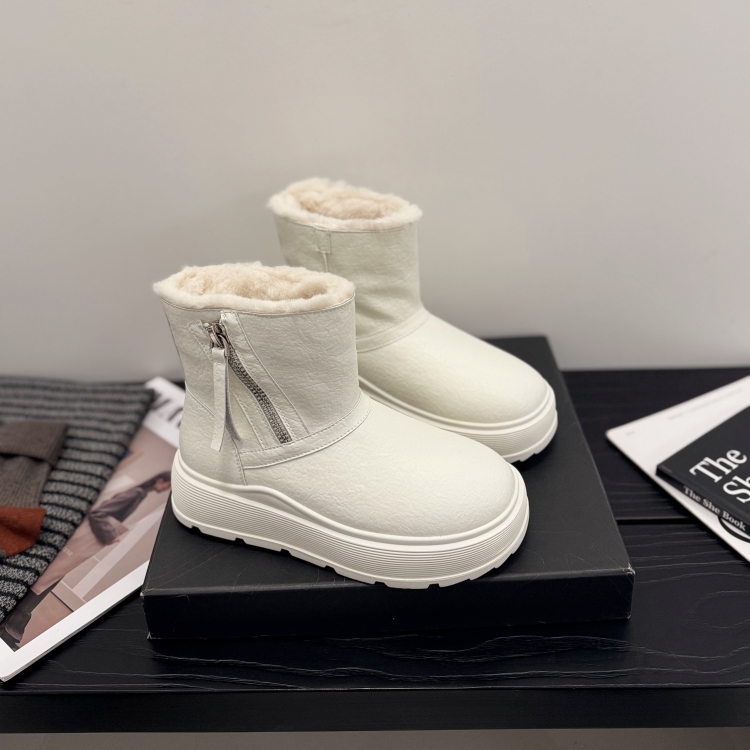 保暖~冬季白色皮面雪地靴