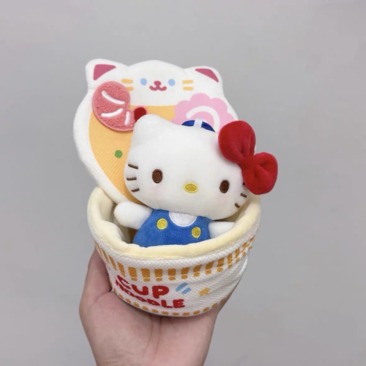 日本ULALOV泡面碗Kitty可爱毛绒挂件包包挂件少女心玩偶公仔生日