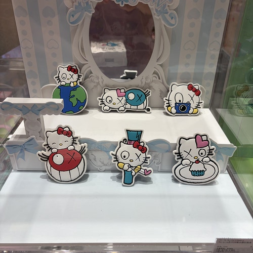 MINISO名创优品Hello Kitty×André Saraiva系列浮雕冰箱贴盲盒