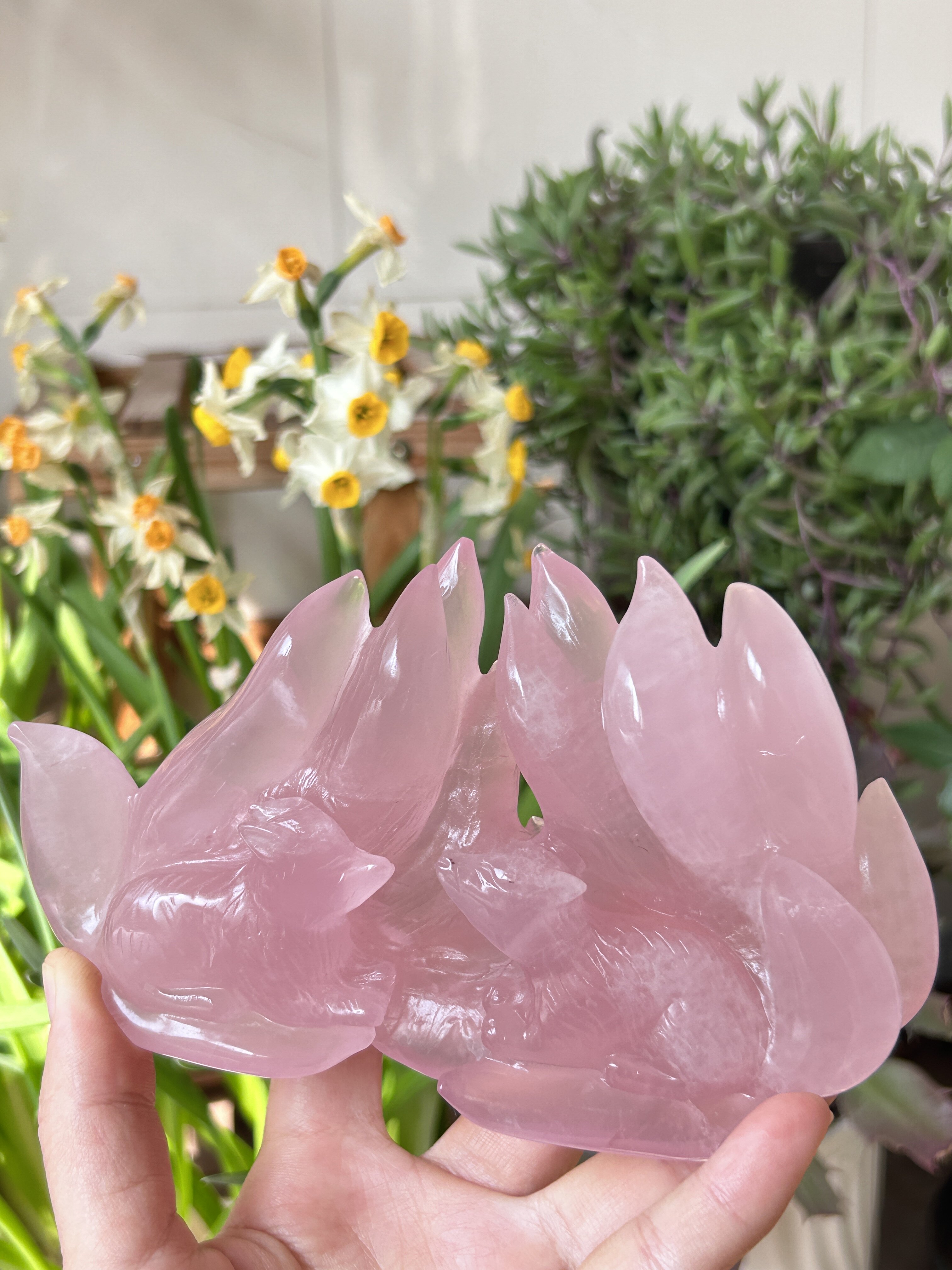 马达加斯加粉晶手工雕刻粉晶狐狸