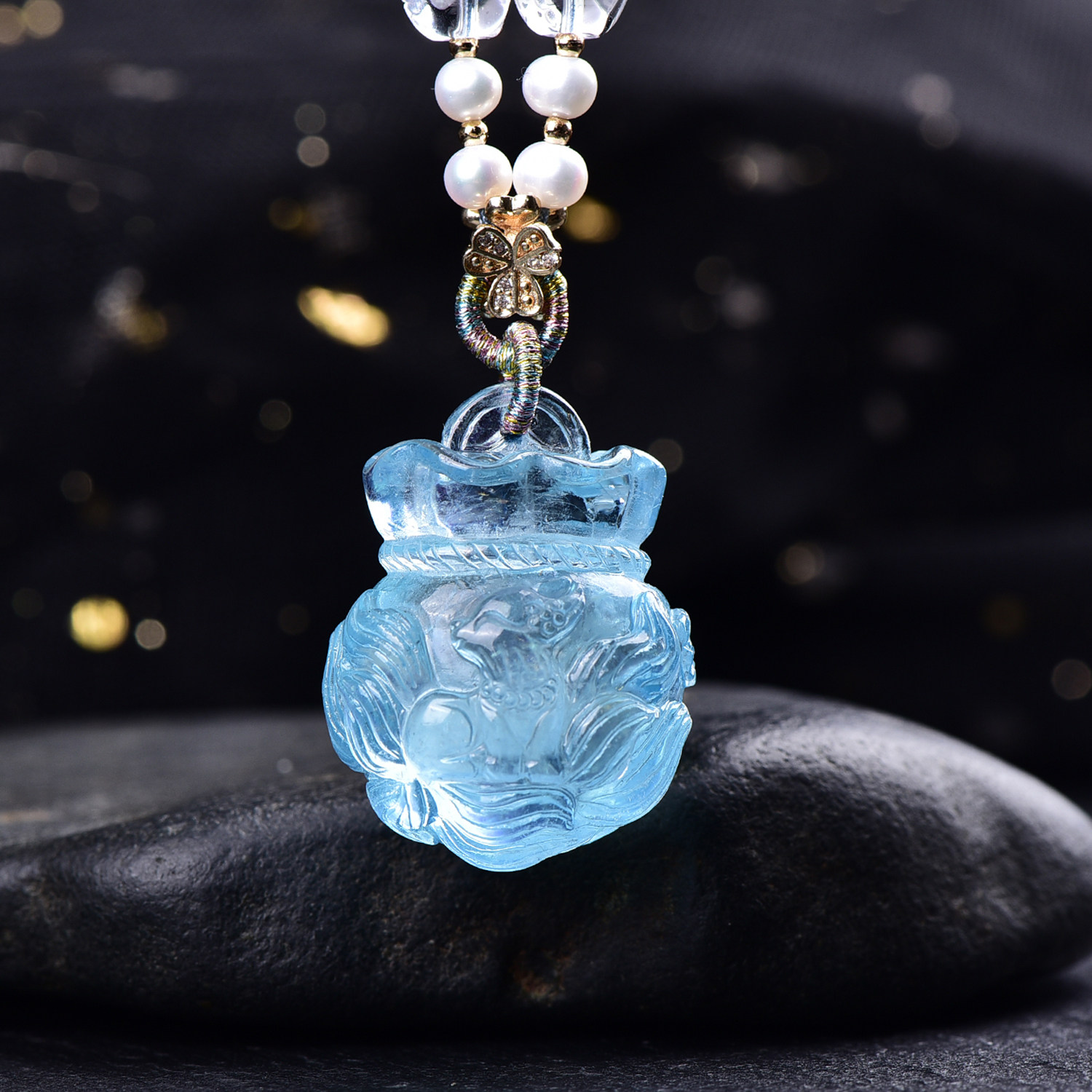 天然海蓝宝九尾狐小吊坠精致立体可爱手工精雕钱袋子萌狐狸项链