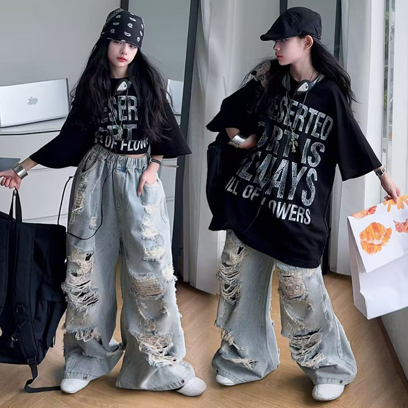 女童宽松爵士舞潮服2026大字母短袖破洞磨毛牛仔裤休闲街舞走秀服
