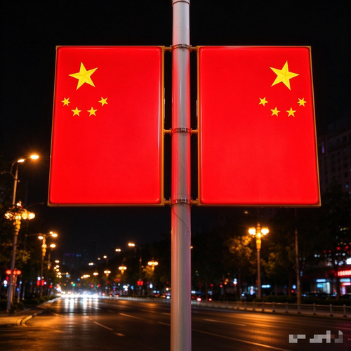 路灯杆国旗灯箱市电太阳能两款可选 LED 发光防水道旗亮化灯箱