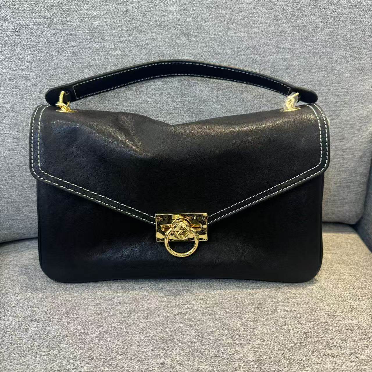 菲安妮2025秋冬新款链条斜跨女包FAAFVNO001/002,箱包皮具/热销女包/男包,手拿包,淘宝优惠券,粉丝福利购,淘宝优惠卷