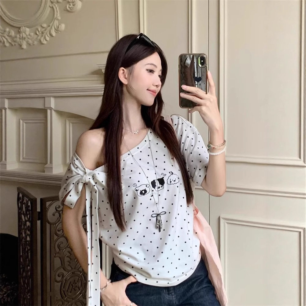 波点斜肩T恤上衣女夏季新款宽松显瘦设计感性感露肩打底衫上衣潮