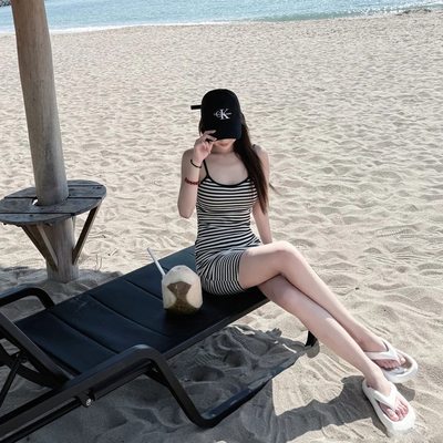 条纹吊带连衣裙女夏季