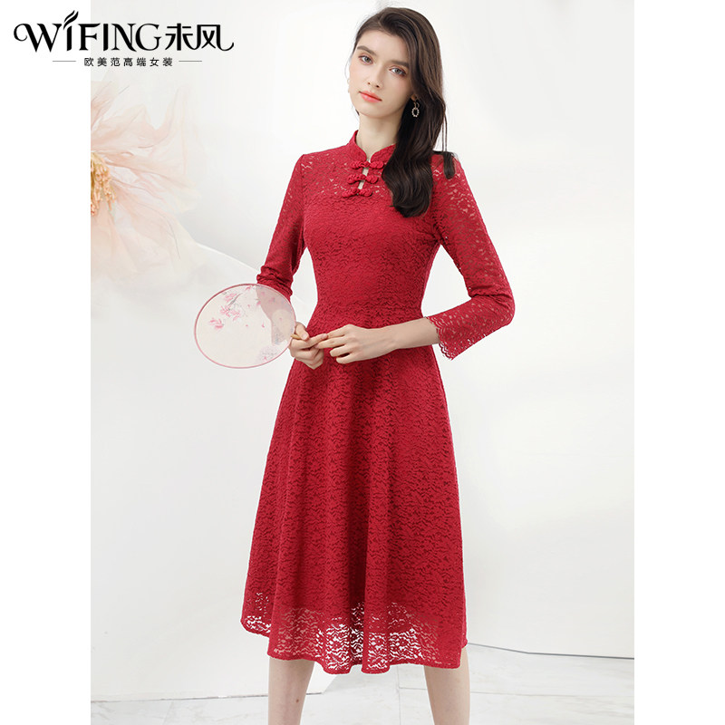 未风红色蕾丝镂空连衣裙女春2026春季新款女装气质显瘦新中式裙子