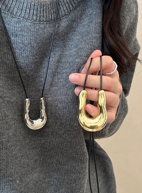 欧美跨境U形金属马蹄项链女轻奢小众长款配饰高级感吊坠毛衣链女