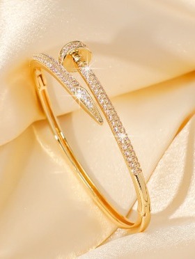 2025春季新款轻奢铜锆石手镯小众高级感精致女款时尚气质手饰手镯