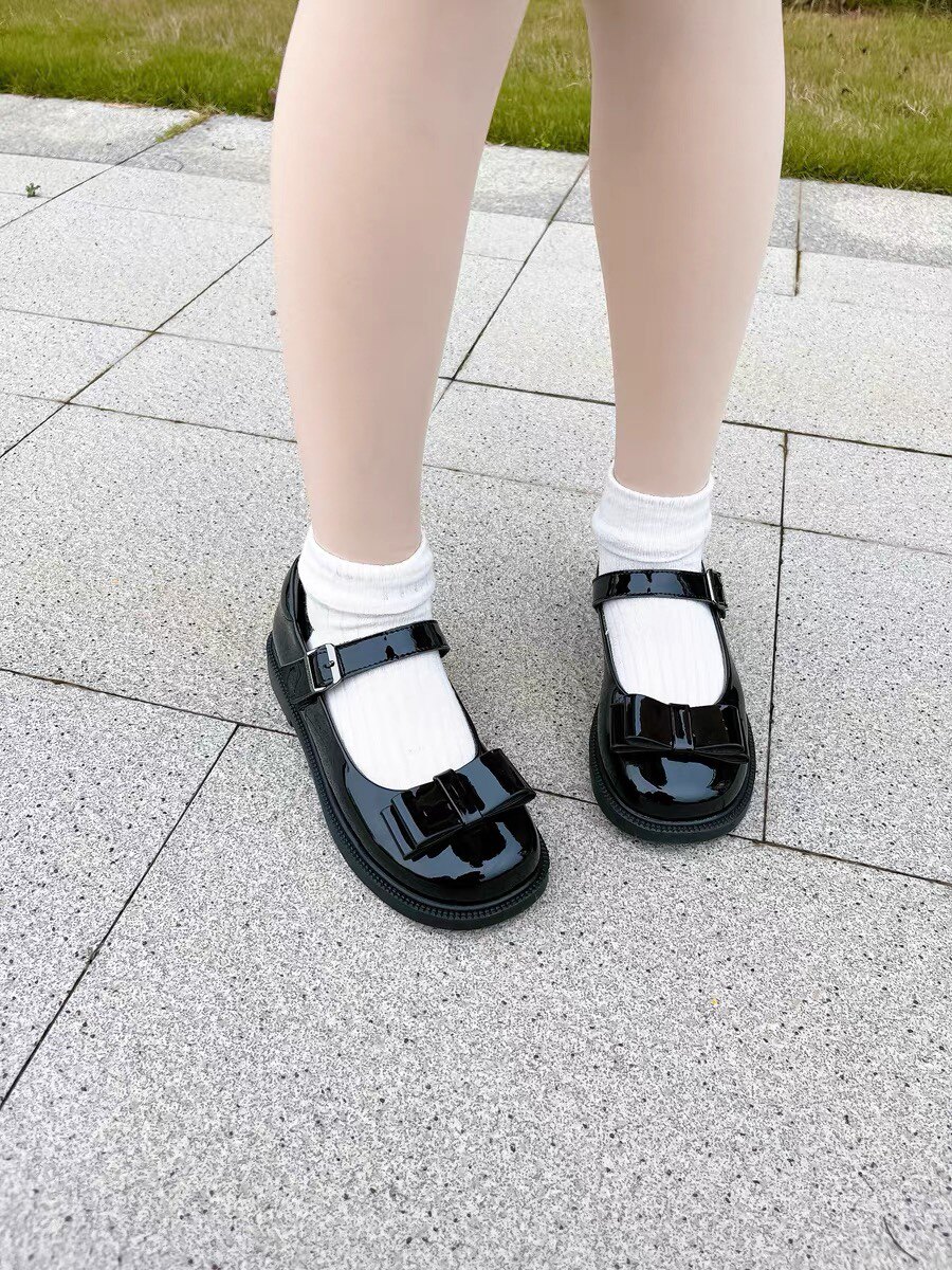 专柜正品泰兰尼斯女童黑皮鞋2023春季新款小女孩演出礼仪鞋中大属于什么档次？